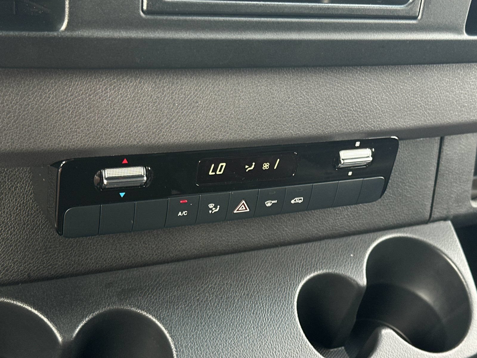 Used 2025 Mercedes-Benz Sprinter 2500 image 21
