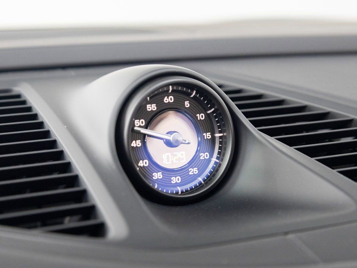 New 2025 Porsche Macan 4S Electric image 17