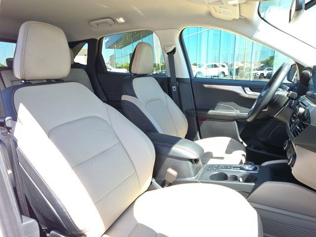 Used 2021 Ford Escape Titanium FWD image 8