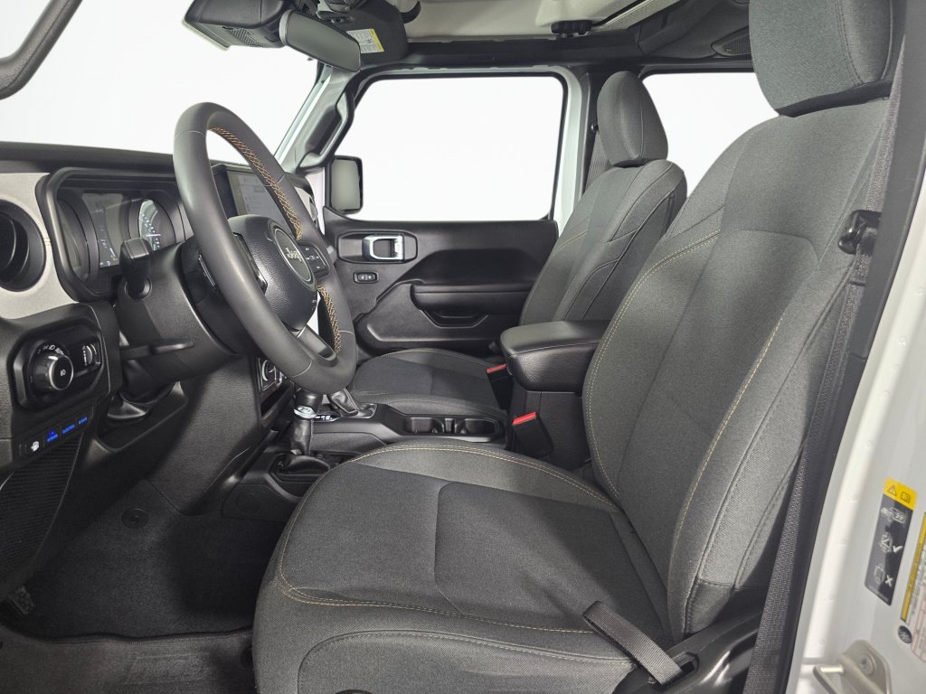 Used 2024 Jeep Wrangler Unlimited AWD/4WD image 12