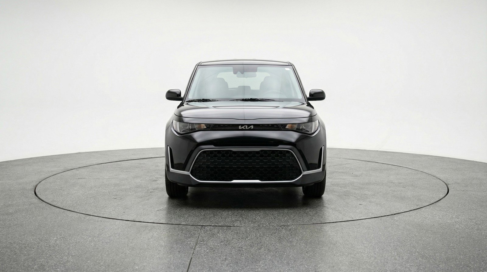 Used 2025 Kia Soul LX w/ LX Technology Package image 2