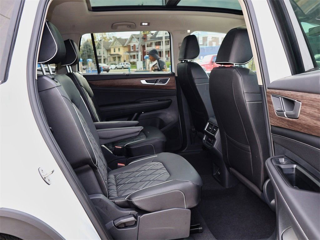 New 2026 Volkswagen Atlas SEL Premium R-Line image 34