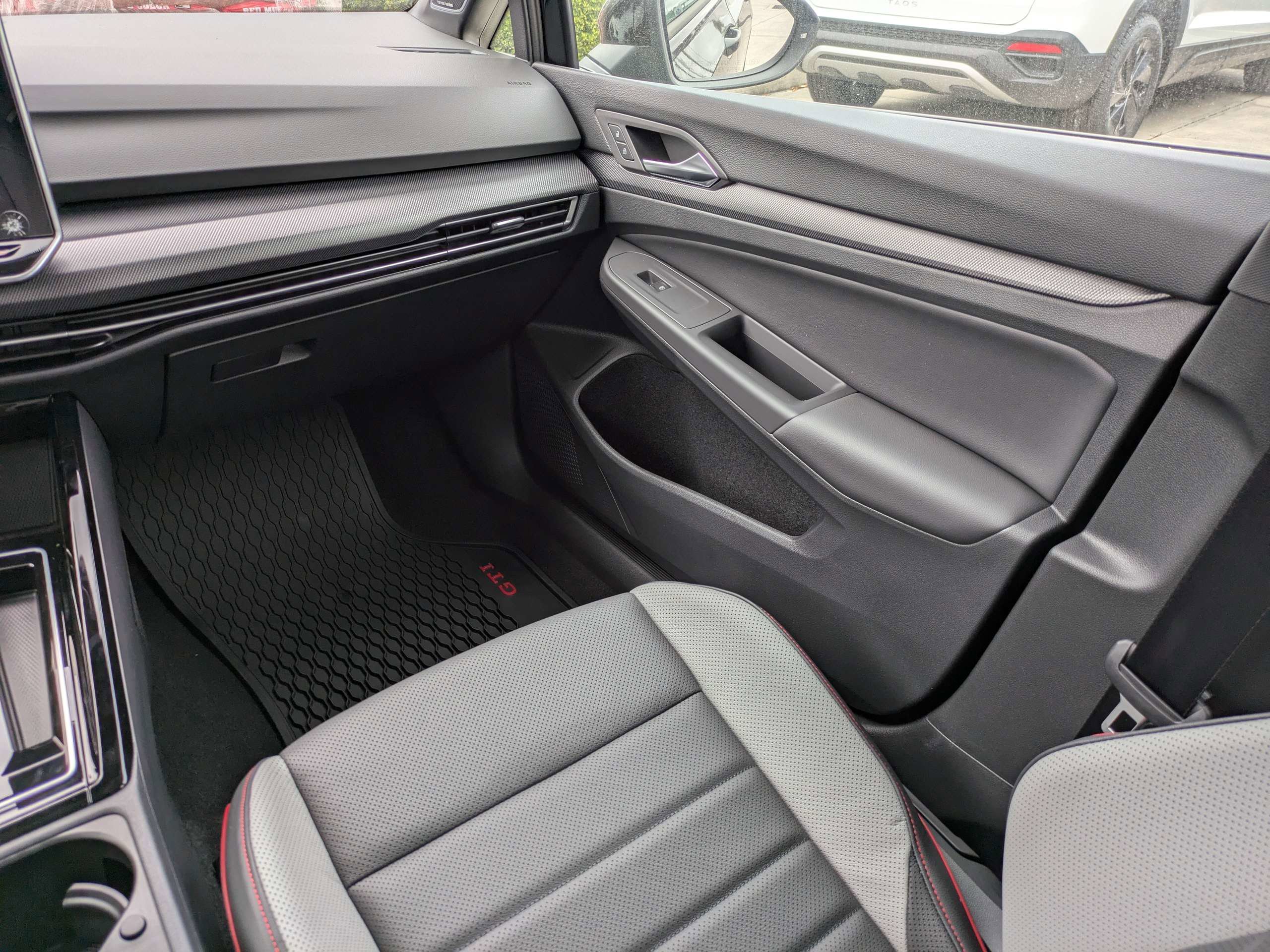 New 2026 Volkswagen GTI SE FWD image 17