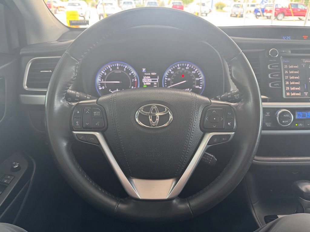 Used 2019 Toyota Highlander XLE FWD image 8