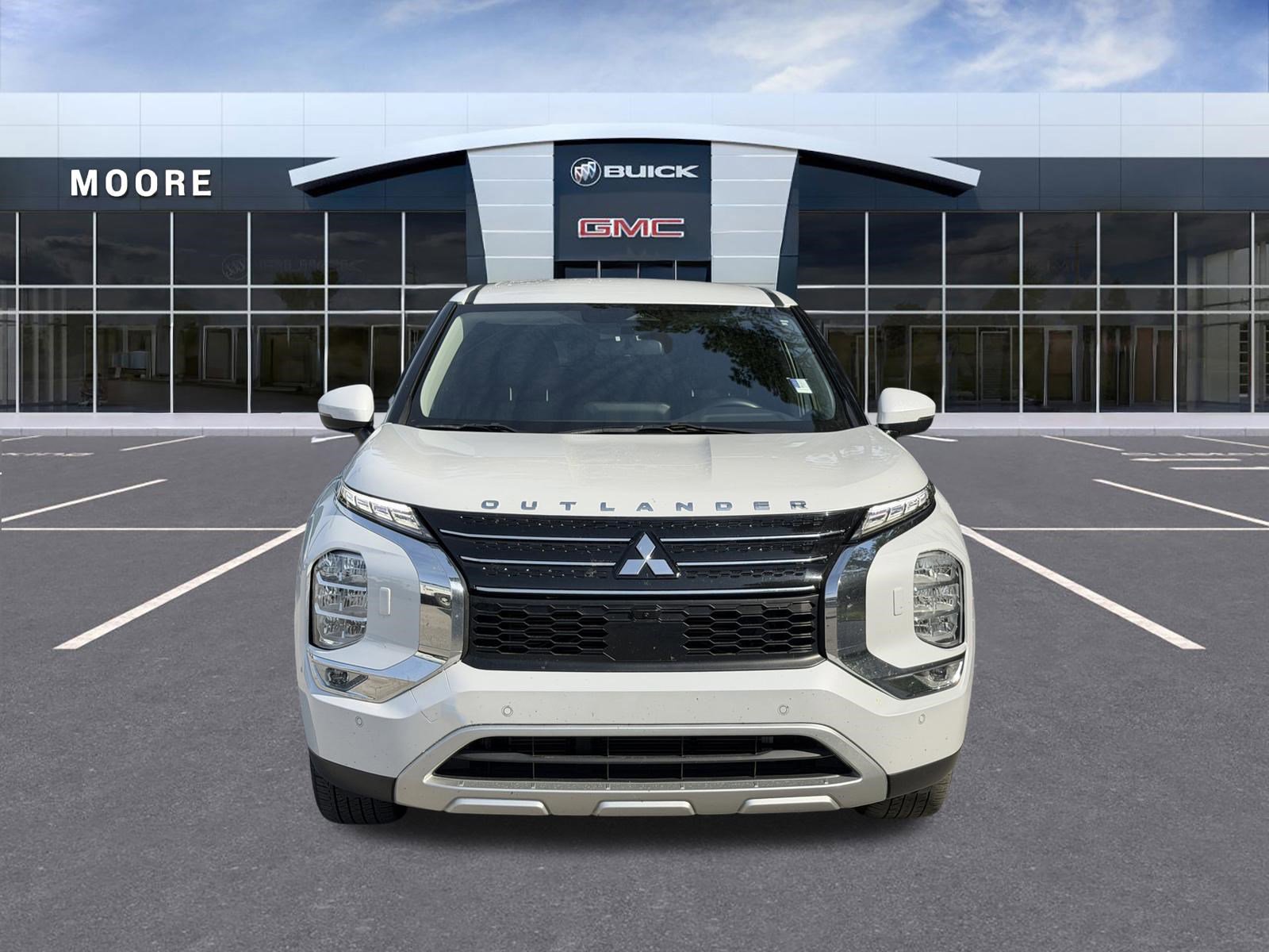 Used 2023 Mitsubishi Outlander SE AWD/4WD image 3