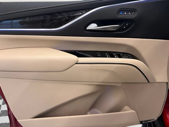 Used 2023 Cadillac Escalade Premium Luxury w/ Performance Package AWD/4WD image 13