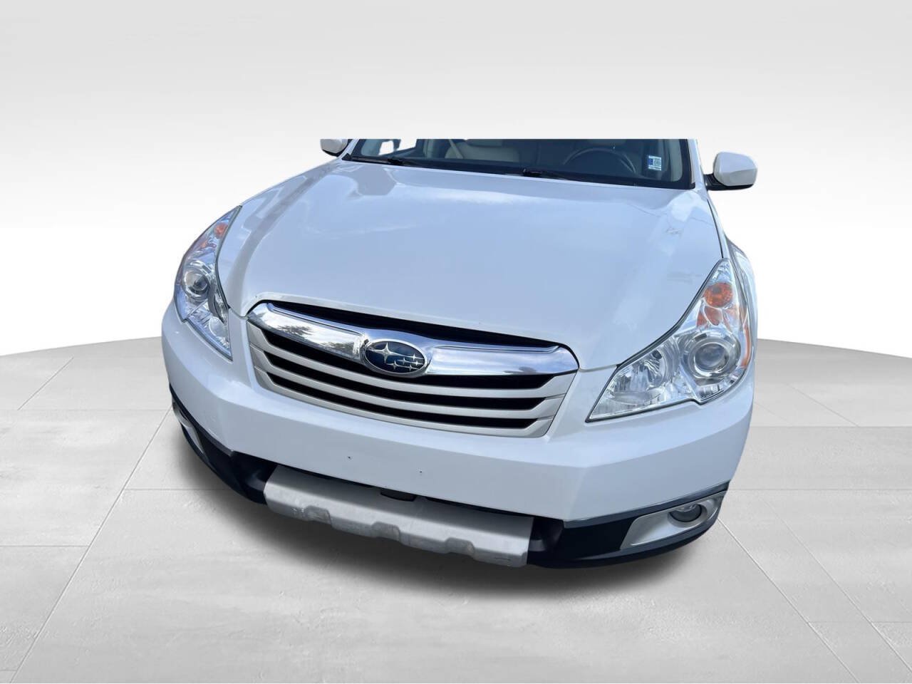 Used 2012 Subaru Outback 3.6R Limited AWD/4WD image 9