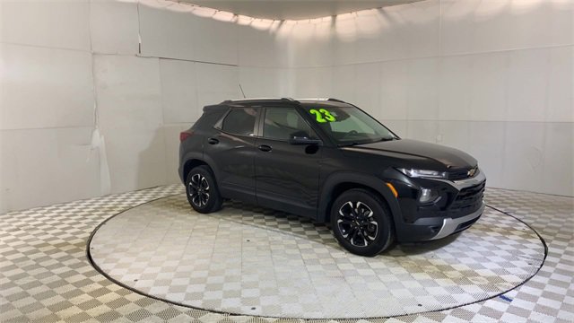 Used 2023 Chevrolet TrailBlazer LT image 2