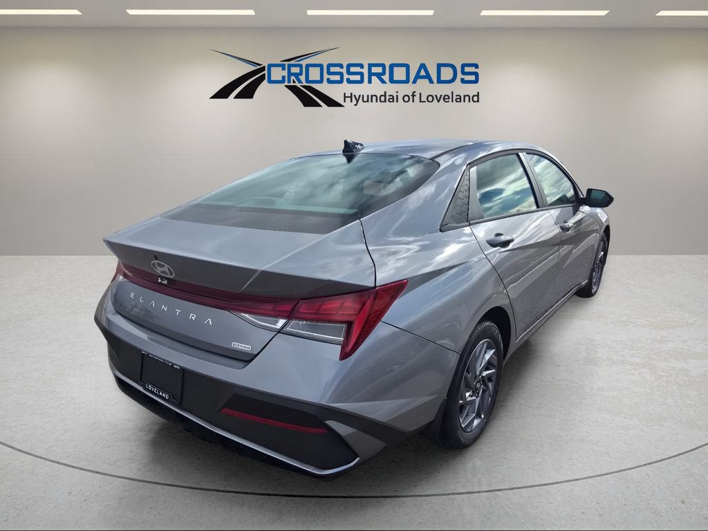 Used 2026 Hyundai Elantra Hybrid FWD image 6
