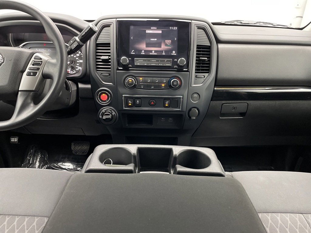 Used 2024 Nissan Titan SV image 31