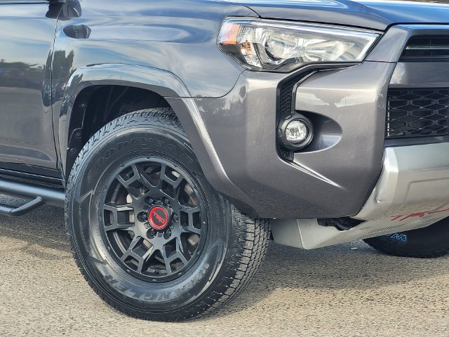 Used 2022 Toyota 4Runner TRD Off-Road Premium w/ TRD Black Wheel Package (TMS) AWD/4WD image 9
