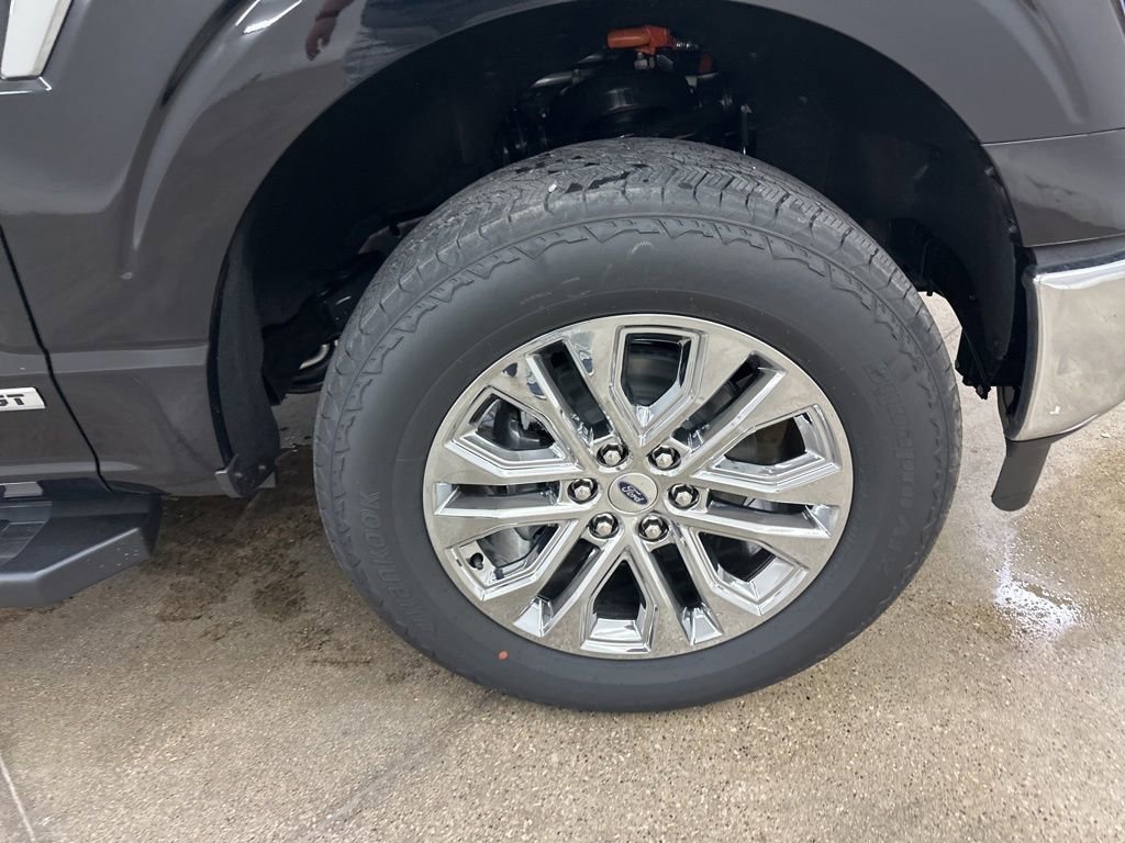 New 2025 Ford F150 Lariat w/ Equipment Group 501A Mid image 13