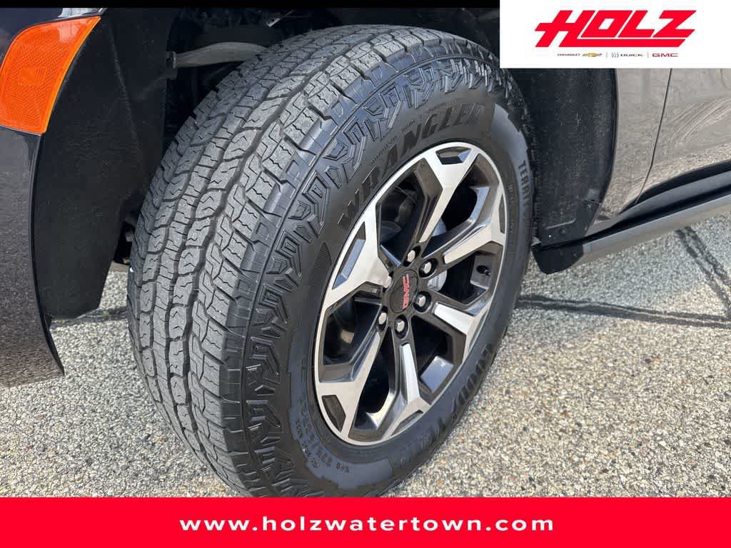 Certified 2024 GMC Yukon AT4 w/ AT4 Premium Package AWD/4WD image 3
