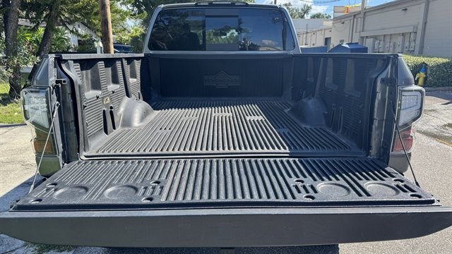 Used 2017 Nissan Titan SV AWD/4WD image 10