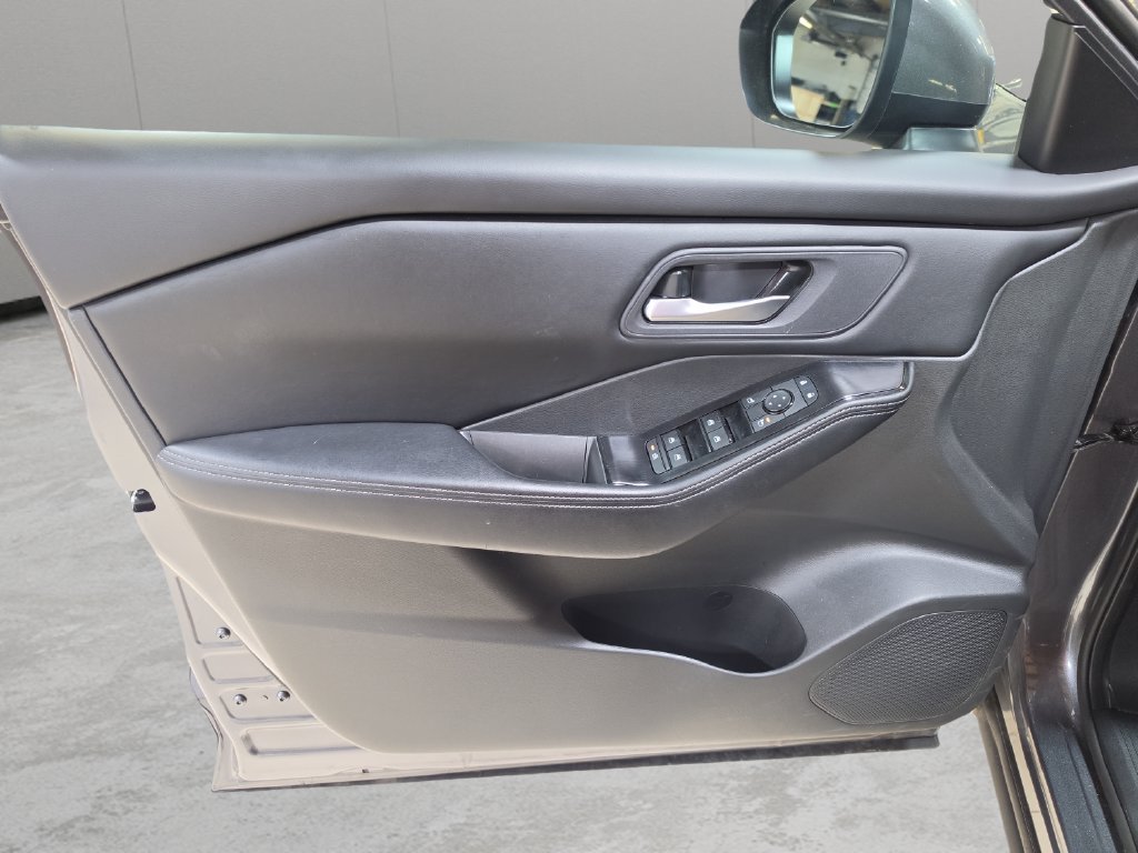 Used 2026 Nissan Rogue SV AWD/4WD image 13