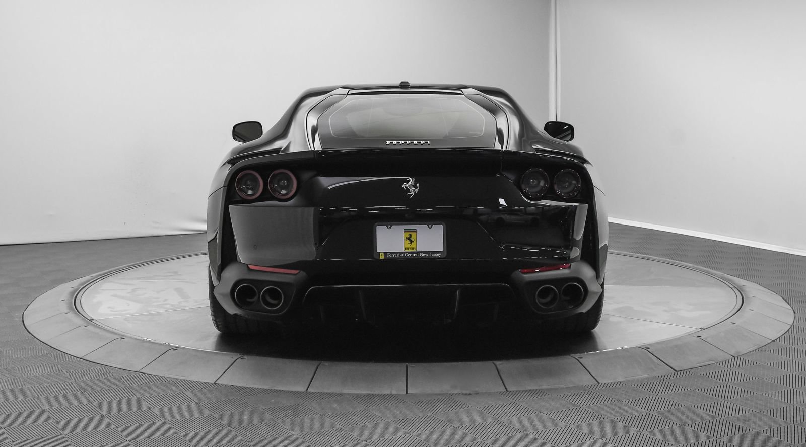 Used 2018 Ferrari 812 Superfast RWD image 6