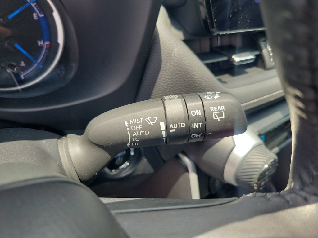 Used 2023 Toyota RAV4 XLE Premium AWD/4WD image 29