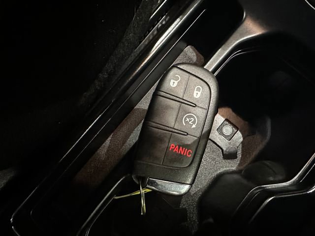 Used 2018 Jeep Renegade Latitude AWD/4WD image 12