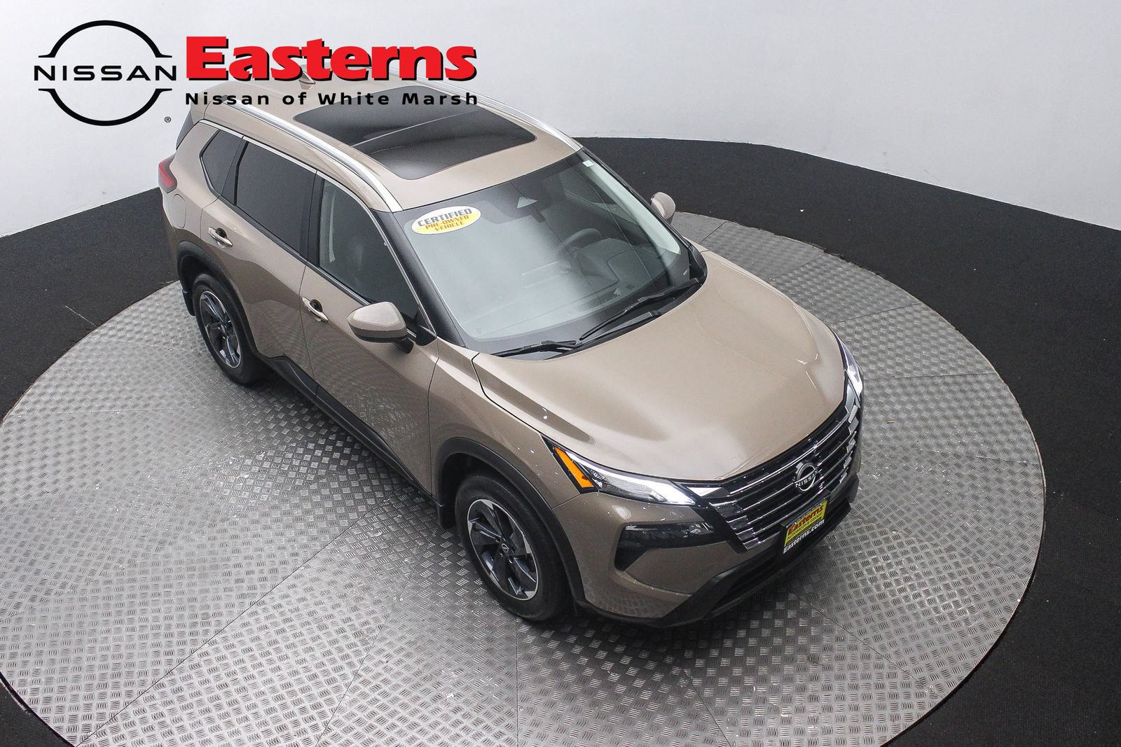 Used 2024 Nissan Rogue SV w/ SV Premium Package FWD image 3