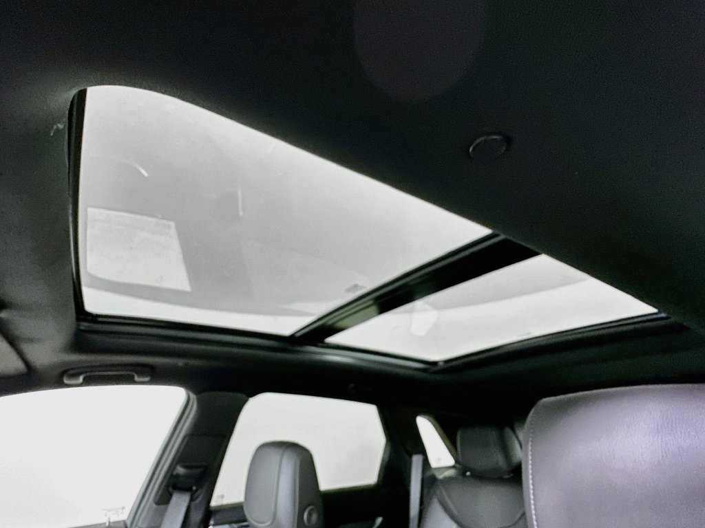New 2026 Cadillac XT5 Premium Luxury w/ LPO, Floor Liner Package AWD/4WD image 28