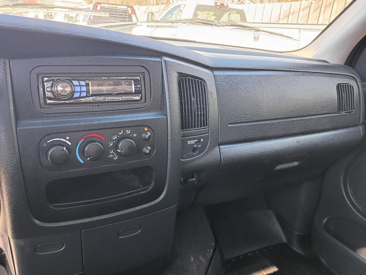 Used 2004 Dodge Ram 1500 Truck SLT image 15