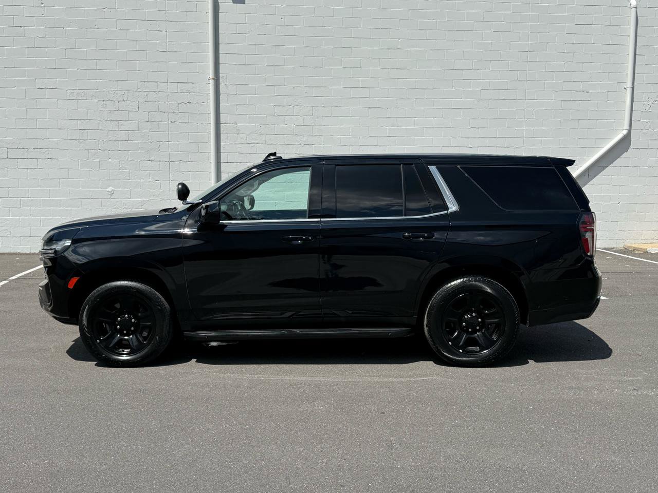 Used 2021 Chevrolet Tahoe 2WD w/ 1FL Safety Package image 6