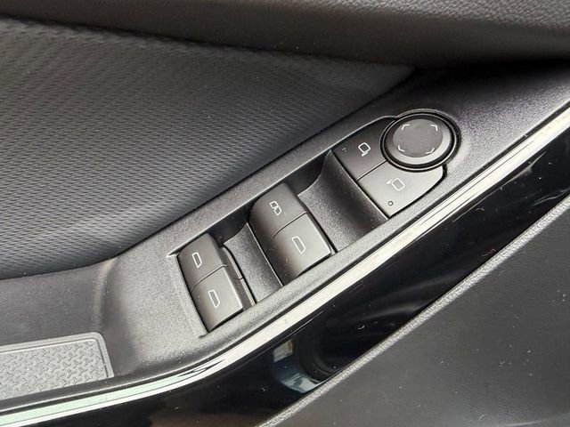 Used 2026 Chevrolet Equinox LT w/ Convenience Package II image 17