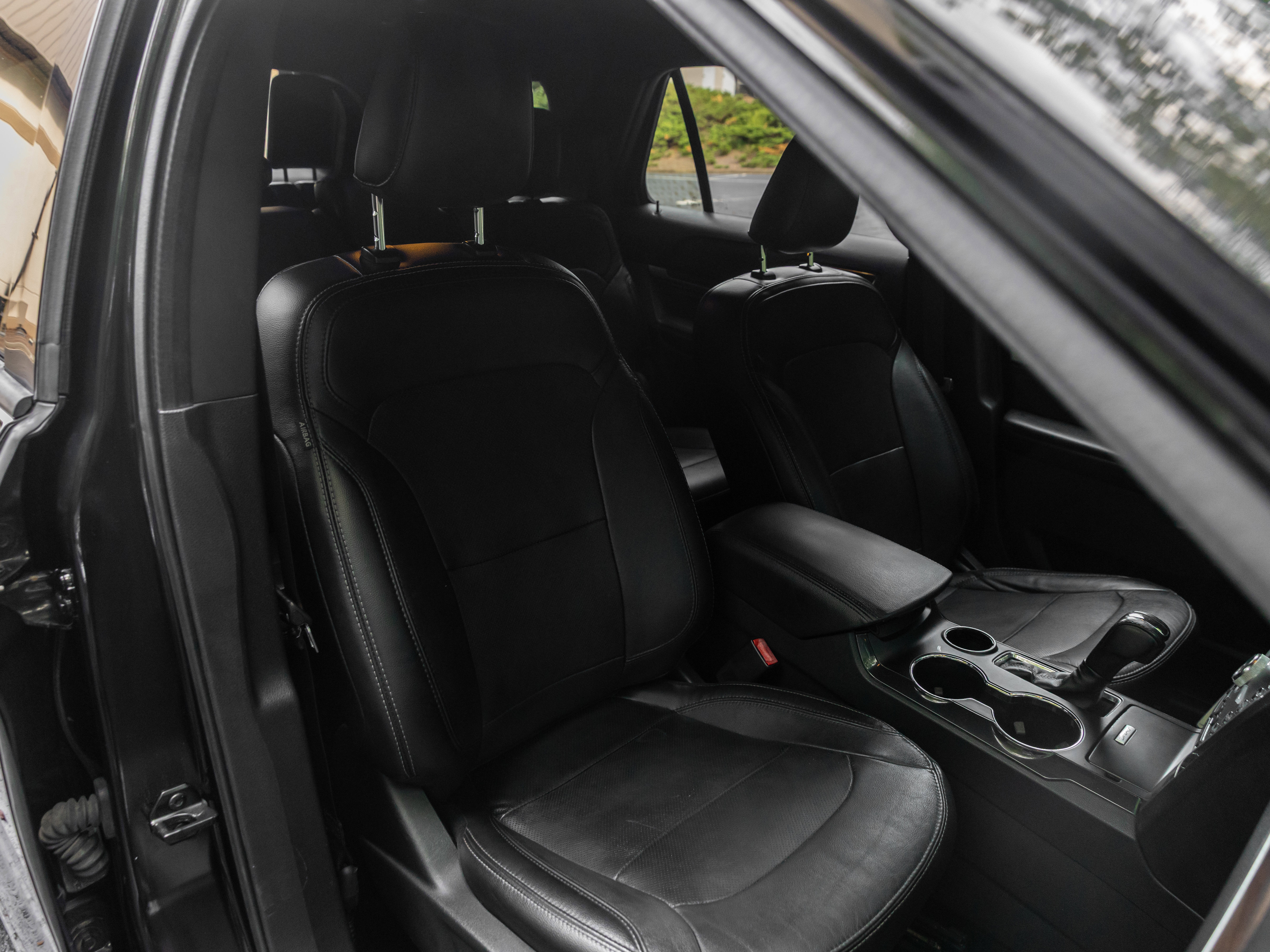 Used 2019 Ford Explorer Limited w/ Class III Trailer Tow Package image 13