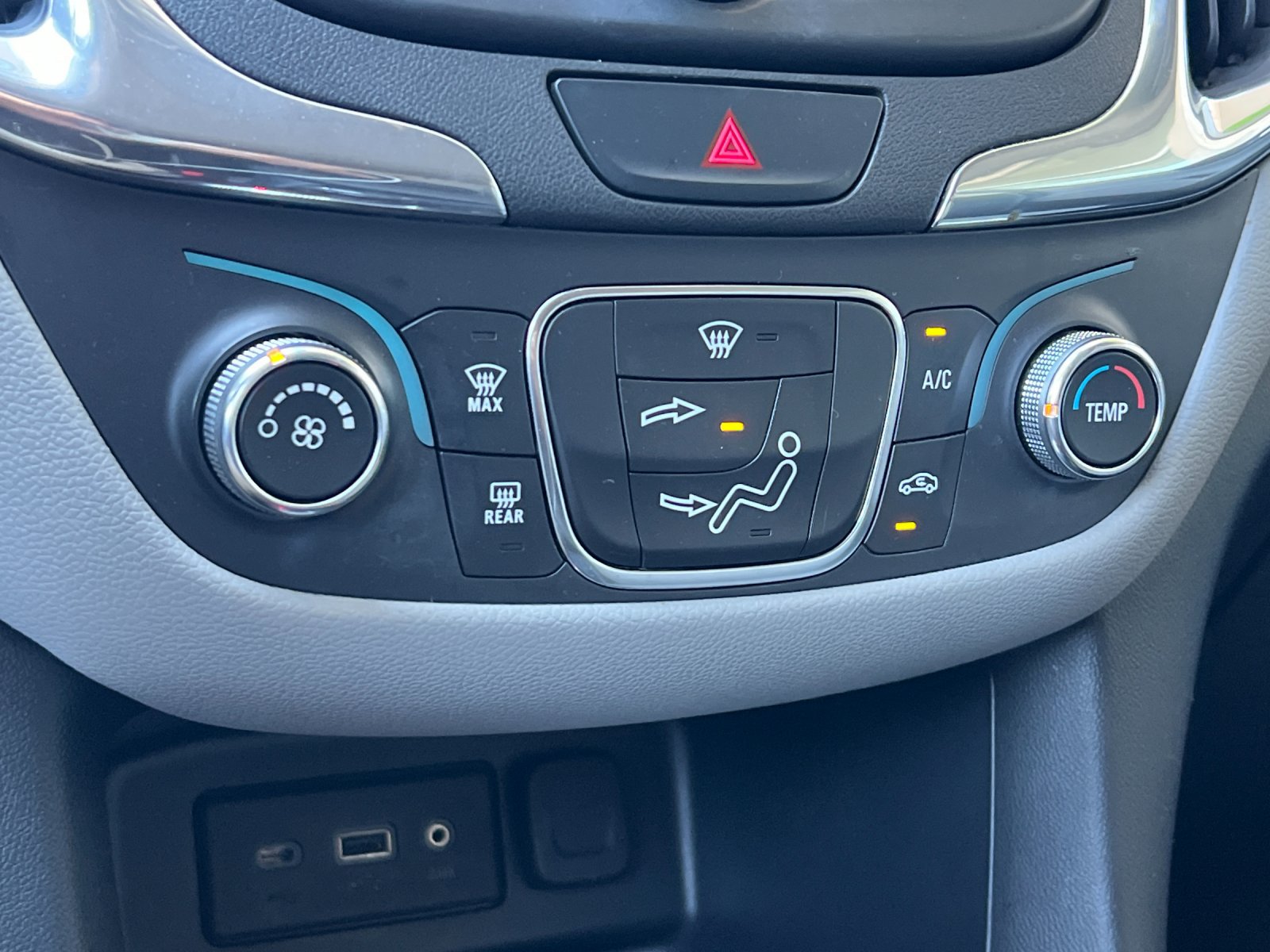 Used 2020 Chevrolet Equinox LS w/ LS Convenience Package FWD image 20