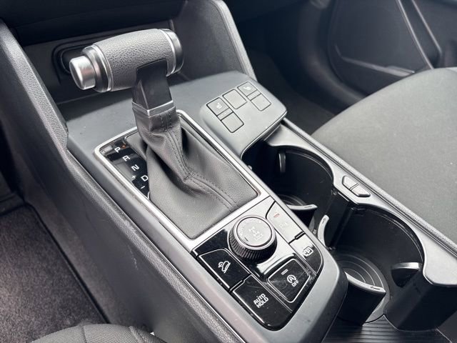 Used 2025 Kia Sportage LX image 19