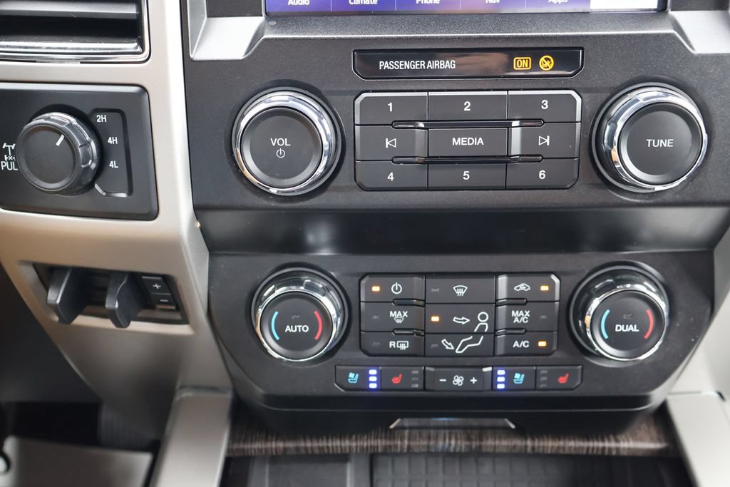 Used 2020 Ford F350 Lariat w/ Lariat Ultimate Package AWD/4WD image 16