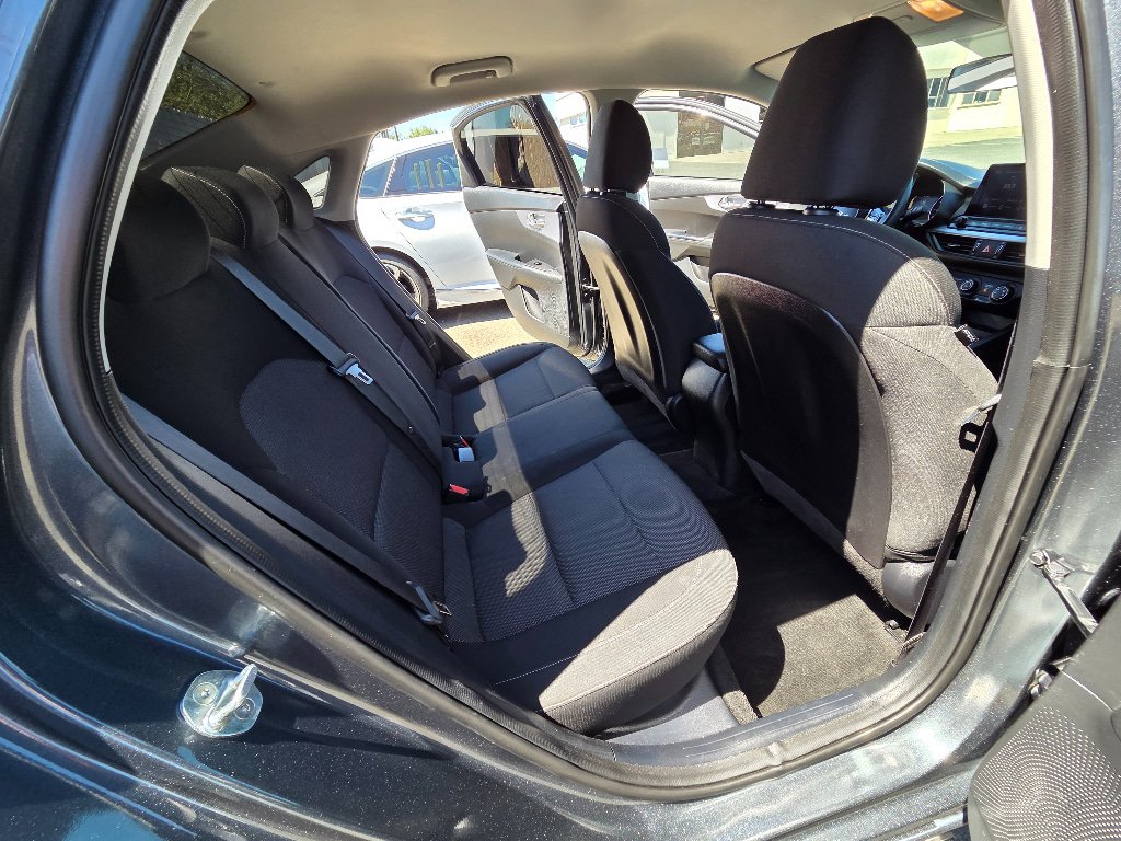 Used 2022 Kia Forte LXS FWD image 21