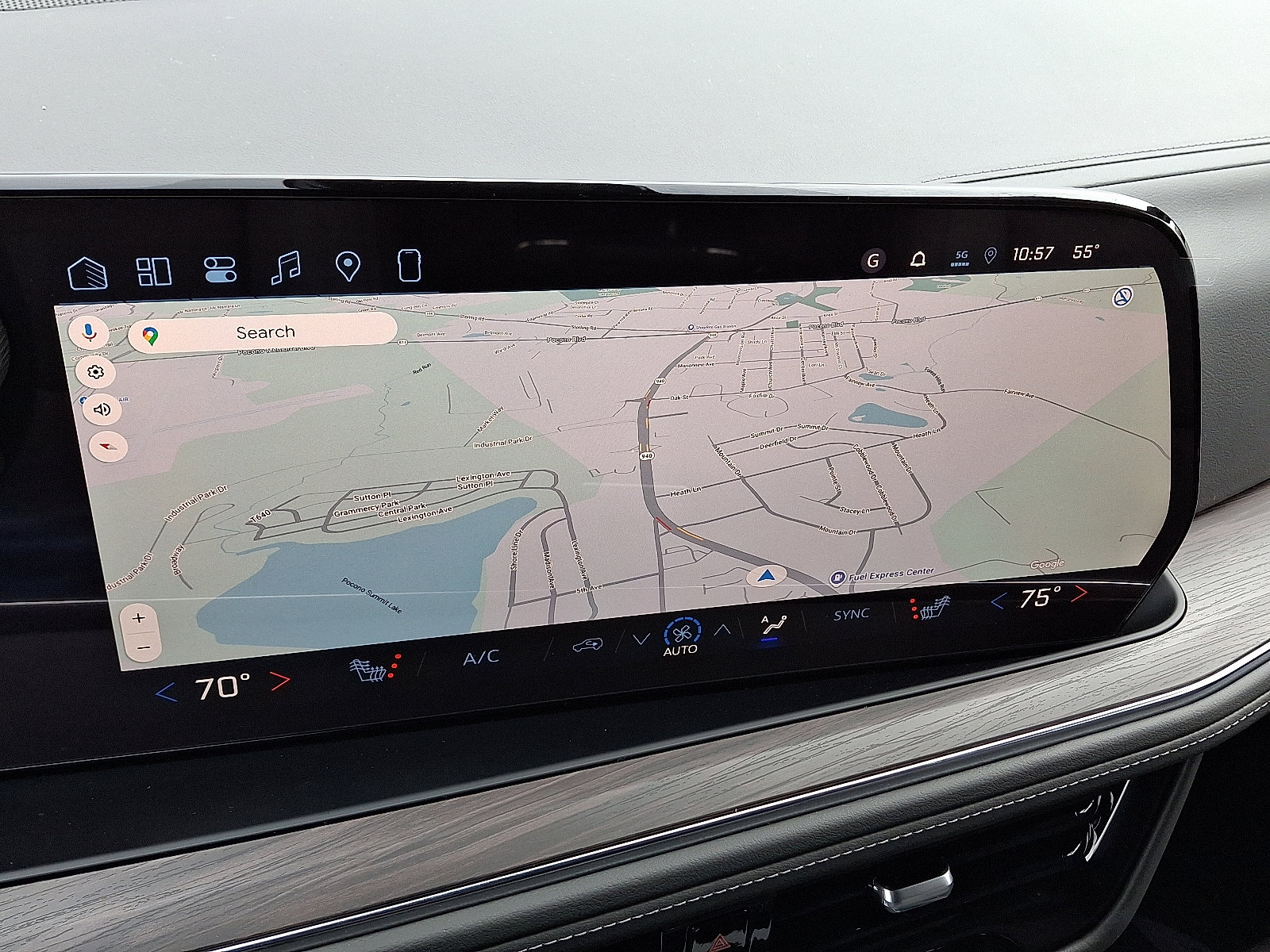 New 2026 Chevrolet Suburban LT image 15