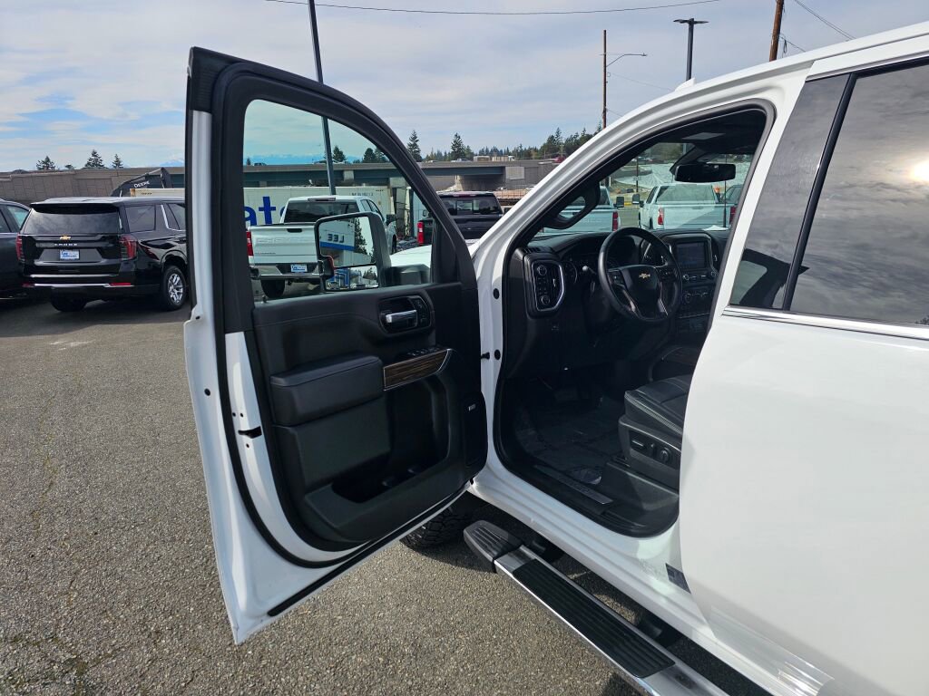Used 2022 Chevrolet Silverado 3500 High Country w/ Safety Package II AWD/4WD image 21