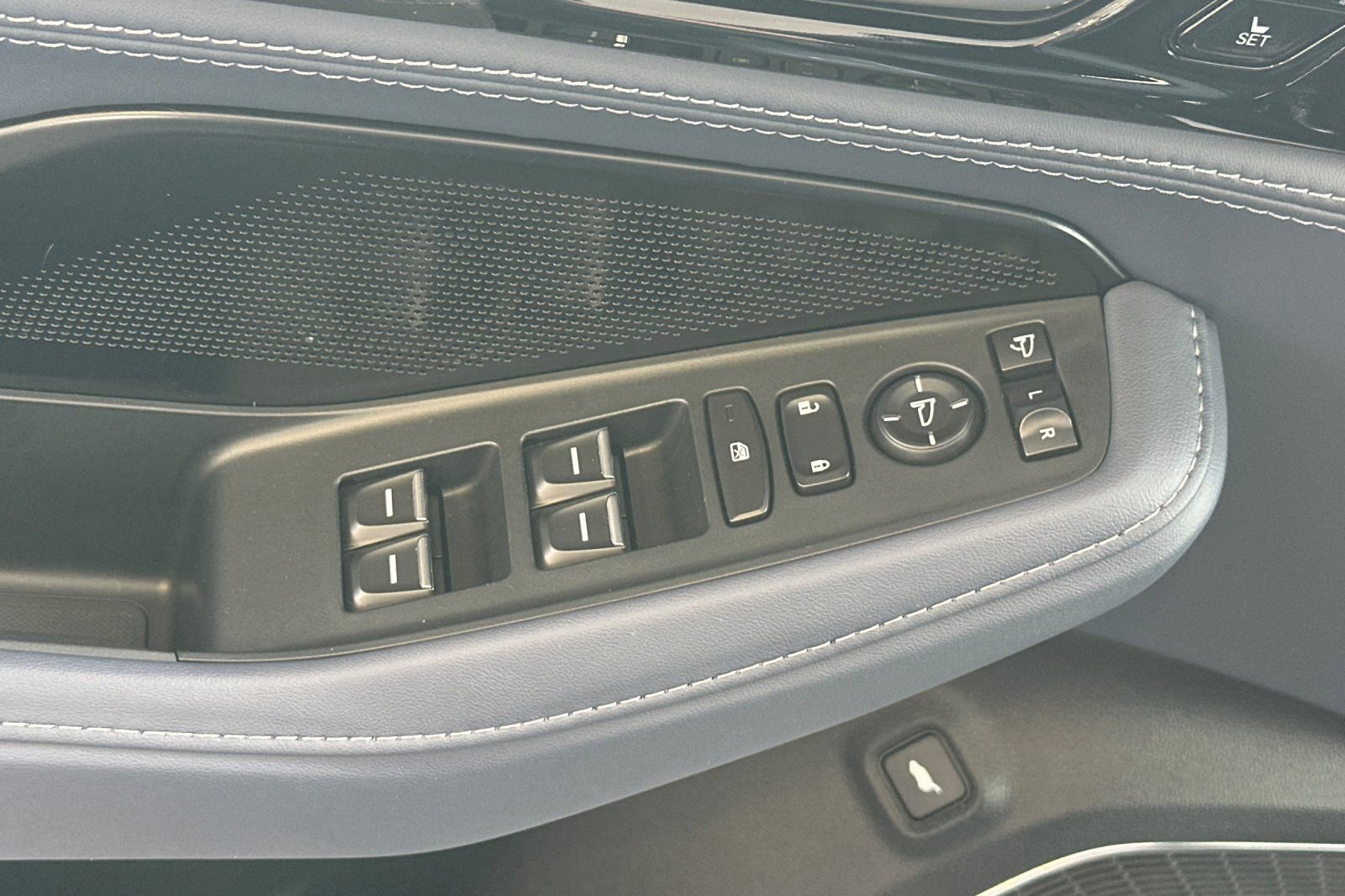 Used 2025 Acura MDX Type S image 11