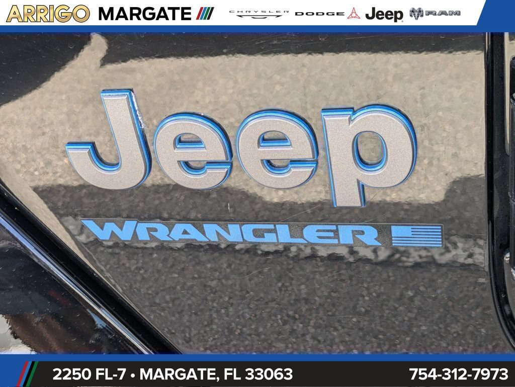 Used 2025 Jeep Wrangler Unlimited Sahara AWD/4WD image 32