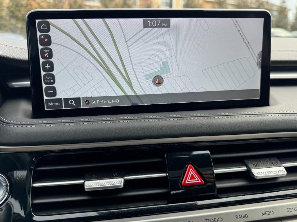 Certified 2025 Genesis G70 2.5T w/ Sport Prestige Package image 22