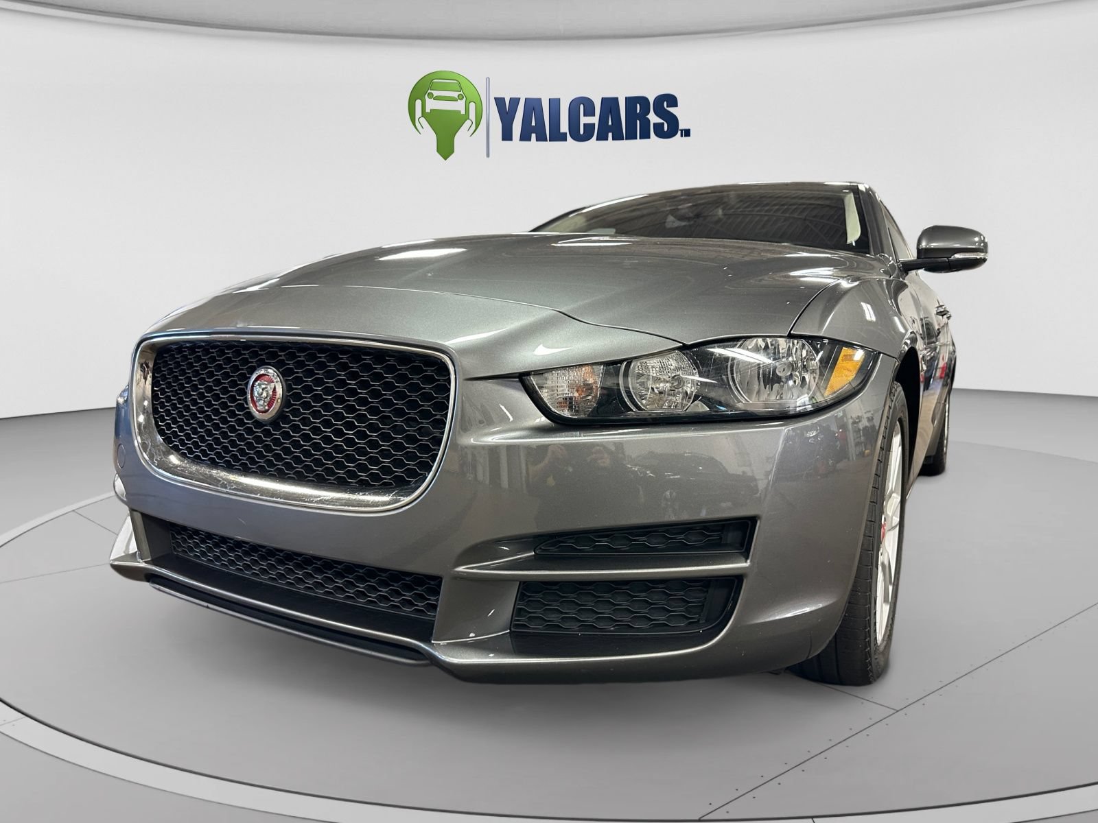 Used 2017 Jaguar XE Premium AWD/4WD image 9