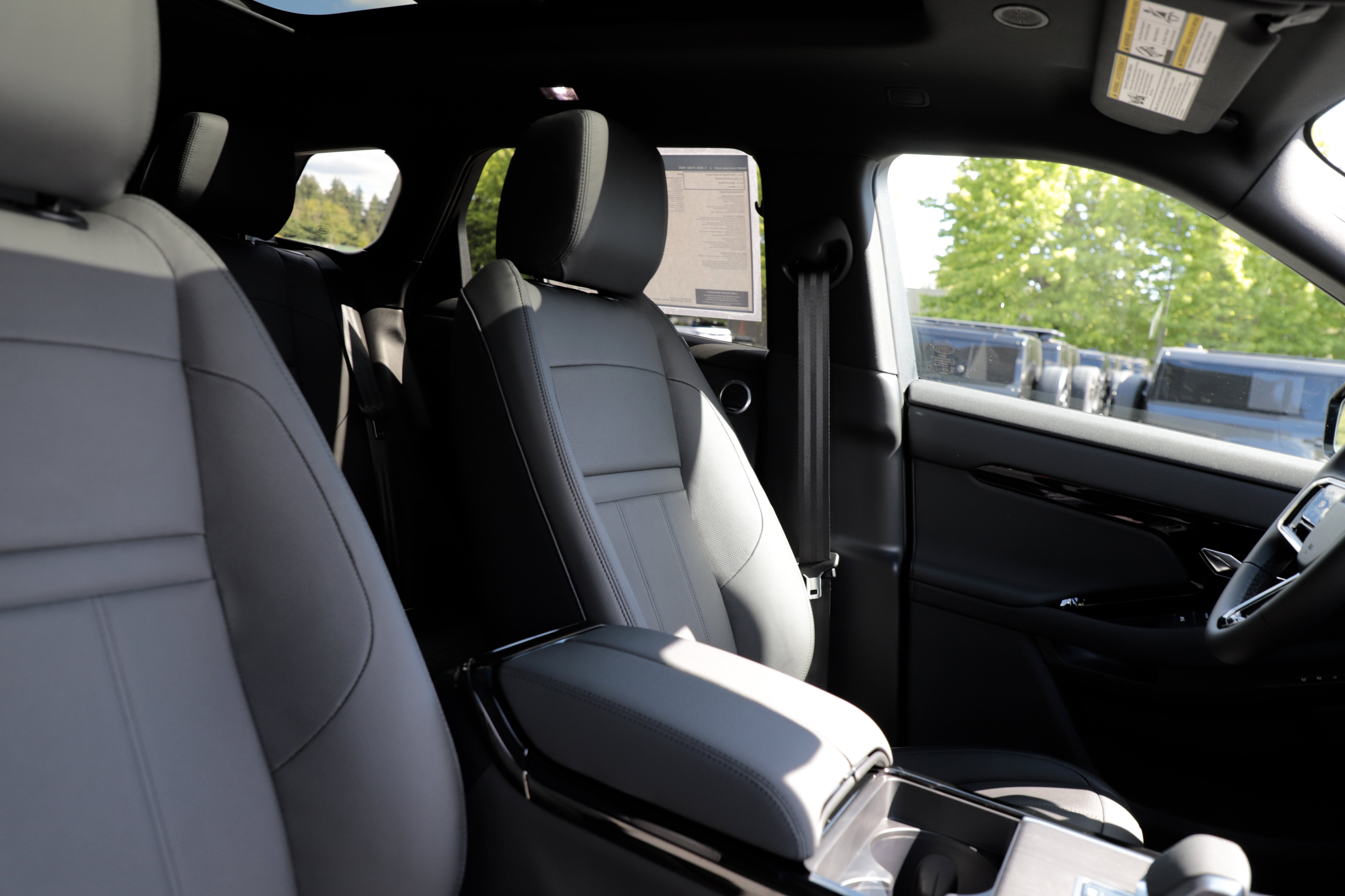 New 2026 Land Rover Range Rover Evoque S AWD/4WD image 12