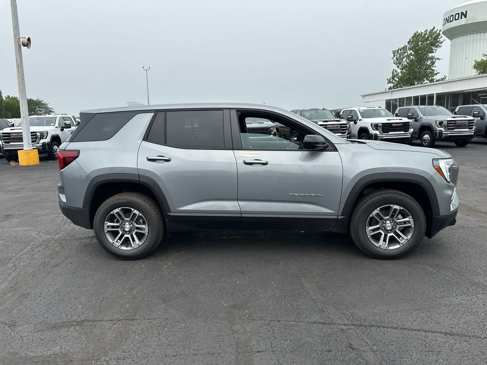 New 2027 GMC Terrain Elevation AWD/4WD image 6