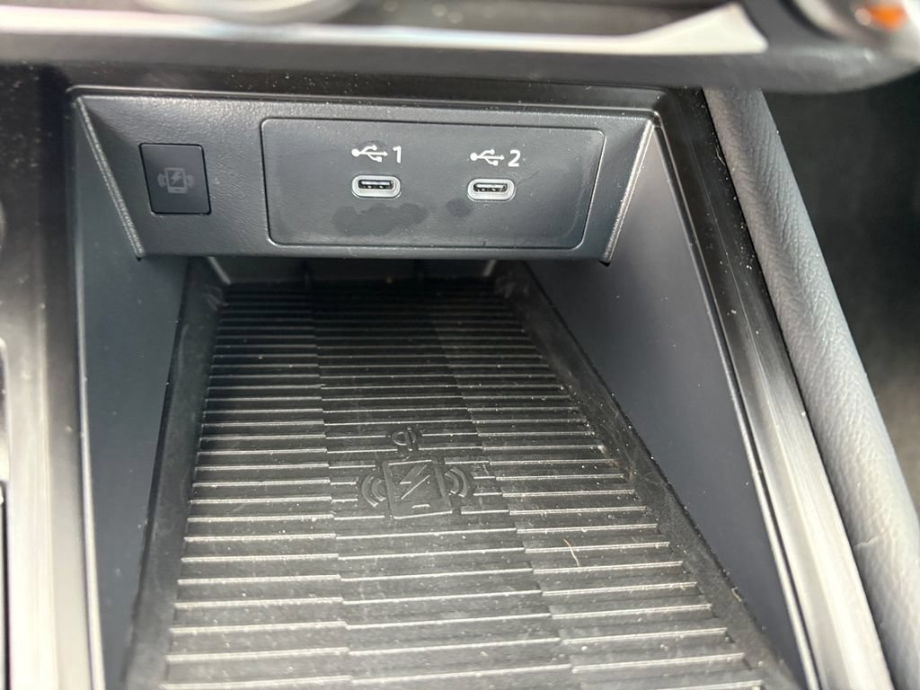 Used 2025 Nissan Kicks SV AWD/4WD image 19