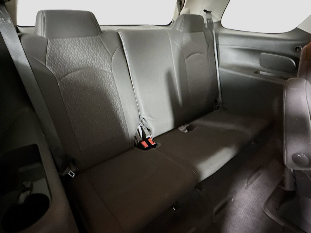 Used 2016 GMC Acadia SLE FWD image 25