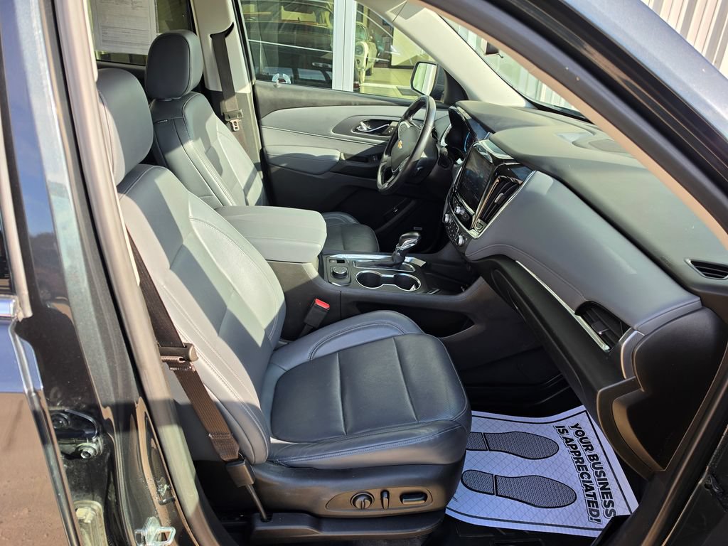 Used 2021 Chevrolet Traverse Premier AWD/4WD image 16