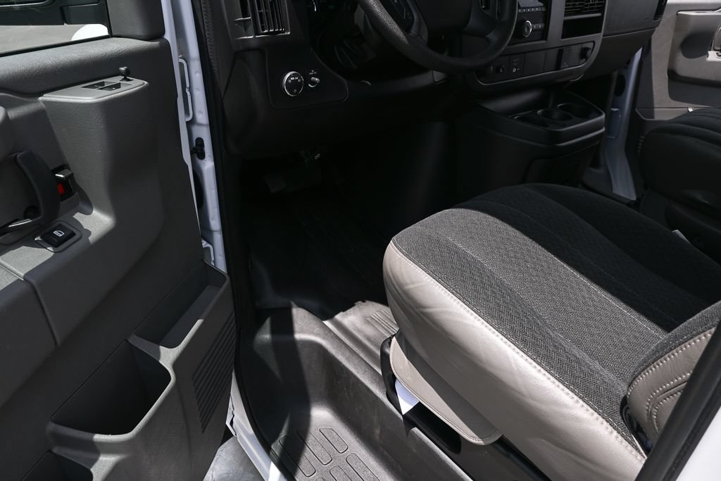 Used 2025 Chevrolet Express 2500 w/ Driver Convenience Package RWD image 7