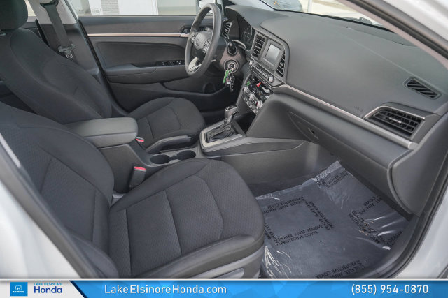Used 2020 Hyundai Elantra SE w/ Cargo Package (C1) FWD image 18