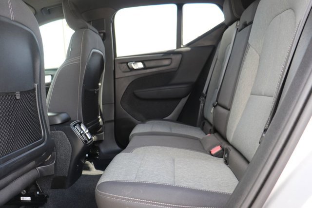 Used 2024 Volvo XC40 B5 Core image 12