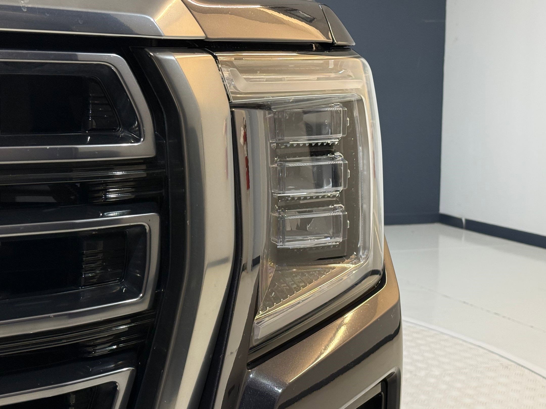 Used 2023 GMC Yukon AT4 w/ AT4 Premium Package image 11