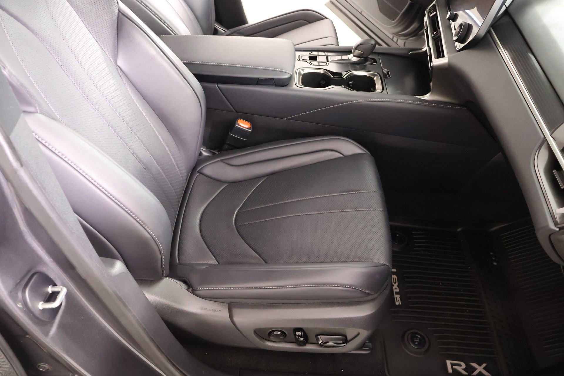 Used 2024 Lexus RX 350 F Sport w/ Convenience Package image 13