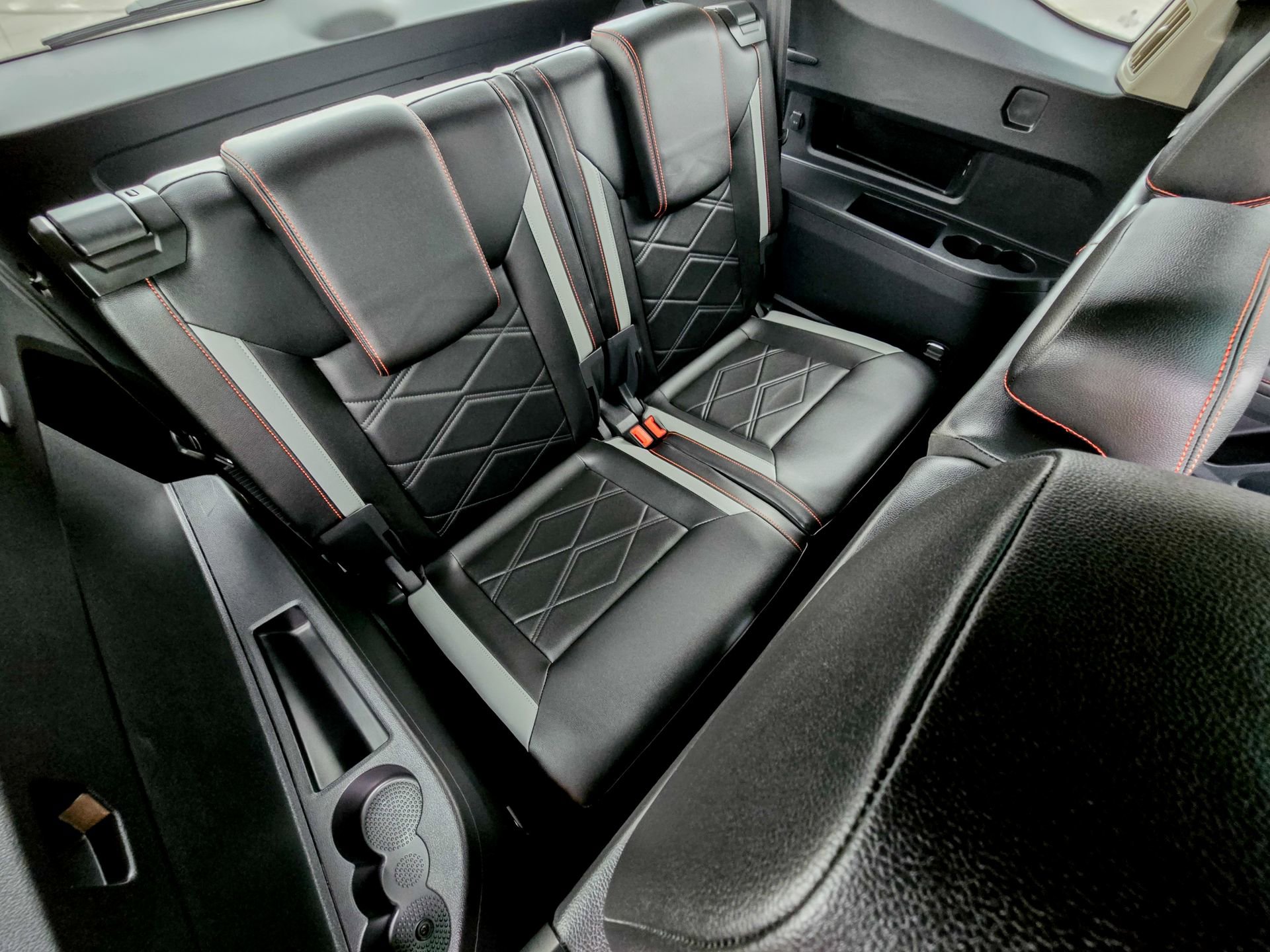 Used 2024 Volkswagen Atlas Peak Edition SE image 43