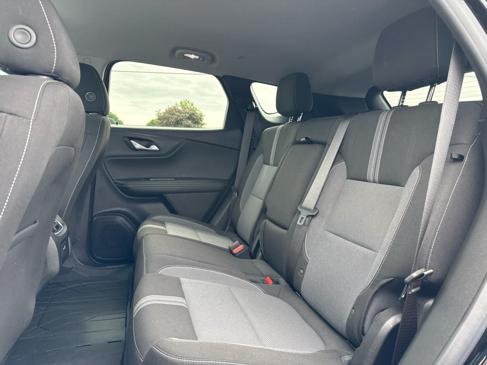 Certified 2025 Chevrolet Blazer LT w/ Convenience Package FWD image 23
